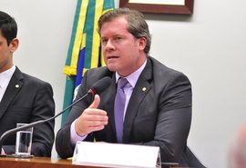 Deputado Marx Beltrão faz vídeo defendendo a retomada da economia