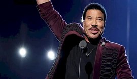 Lionel Richie é internado na UTI após passar mal durante show nos Estados Unidos