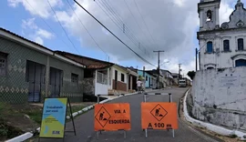 Fornecimento de água é temporariamente suspenso para conter vazamento em Coqueiro Seco