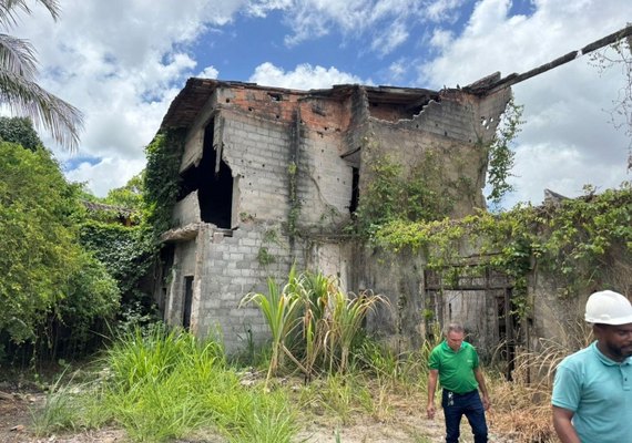 Defesa Civil recomenda demolição de casa em Maceió para evitar acidentes