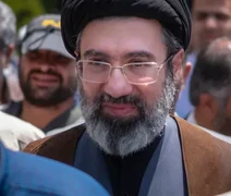 Agência relata que novo líder do Irã sofreu desfiguração no rosto em ataque