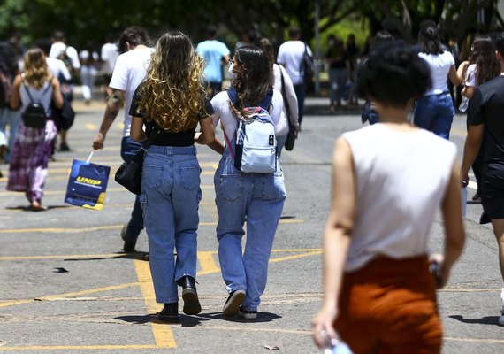 Enem: estudantes podem pedir isenção de taxa a partir desta segunda