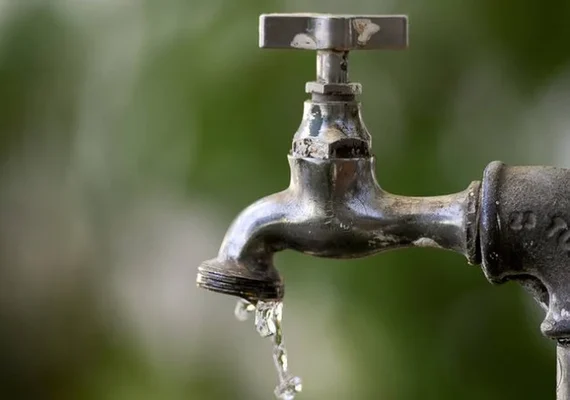 Manutenção afeta a distribuiçao de água em 15 bairros de Maceió; confira