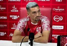 CRB acerta rescisão com meio-campista Juninho Valoura