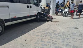 Colisão entre moto e van deixa homem ferido no Distrito Industrial de Maceió