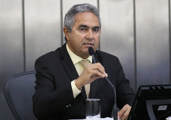 Francisco Tenório alerta para necessidade de vacinação de rebanhos contra febre aftosa