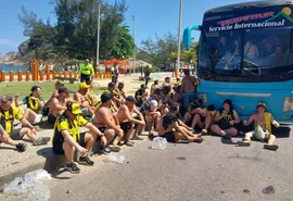 Mais de 200 torcedores do Peñarol são presos por confusão no Rio