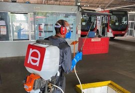 Empresas de ônibus deverão pulverizar terminais, determina prefeitura