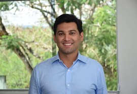 Ex-prefeito atropela mandatária e anuncia cancelamento do carnaval em cidade de AL