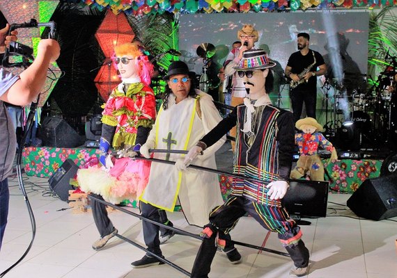 Tadeu e Seus Bonecos representam Penedo  em festival internacional de folclore
