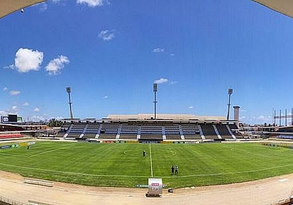Dirigentes de futebol discutem retorno dos torcedores aos estádios em Alagoas