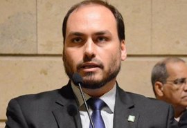 Entrevista de Regina Duarte não teria agradado Carlos Bolsonaro