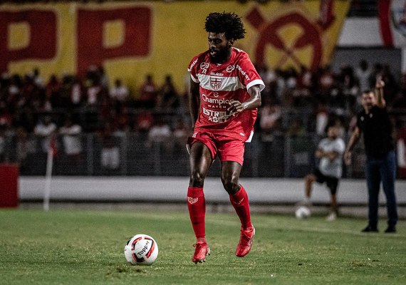 Regatas explica desfalque de Luiz Henrique; lateral ficará de fora restante da temporada