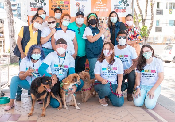 Feira de Adoção é um sucesso e garante lar para 13 animais em Maceió