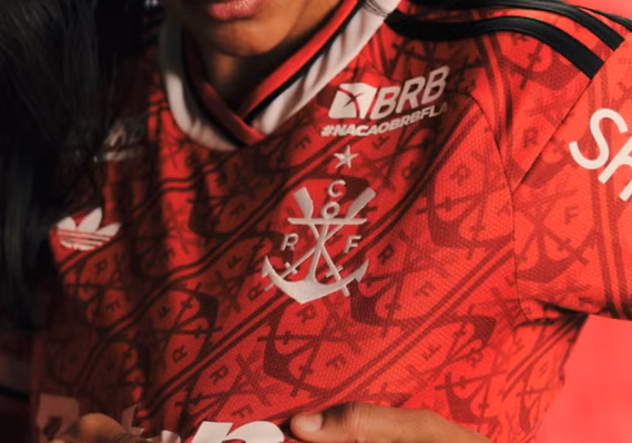 Com destaque para o vermelho, Flamengo lança seu terceiro uniforme para a temporada 2026