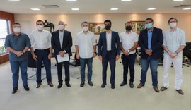 Renan Filho e JHC discutem medidas de enfrentamento à Covid-19