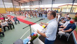 Governo de Alagoas inicia entrega do Cartão CRIA