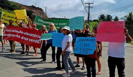 Moradores de Guaxuma protestam contra projeto da prefeitura de Maceió que extingue área verde