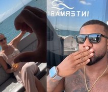 Davi Brito curte feriadão com namorada em passeio de barco na Bahia