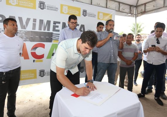 Prefeitura lança programa e anuncia pavimentação de mais de 30 ruas