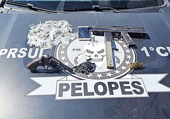 Polícia Militar apreende uma submetralhadora na cidade de Roteiro