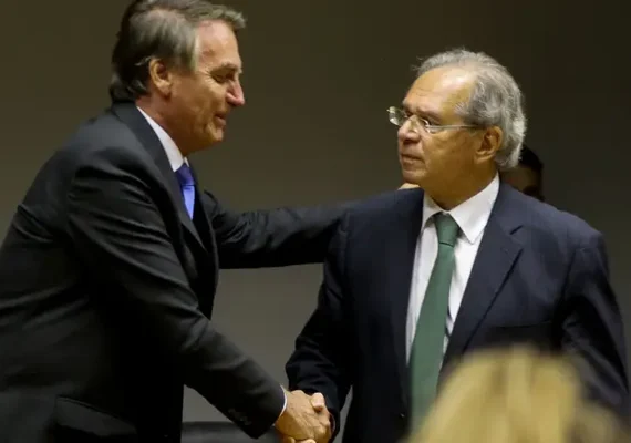 Paulo Guedes sob pressão para aumentar o valor do Auxílio Brasil