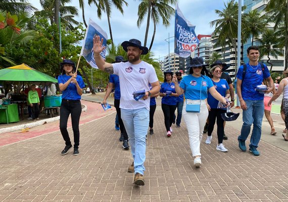Campanha Pé no Chão do Delegado Thiago Prado chega na orla de Maceió