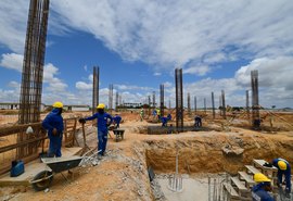 Governador garante para 2026 entrega do Hospital Metropolitano do Agreste, em Arapiraca