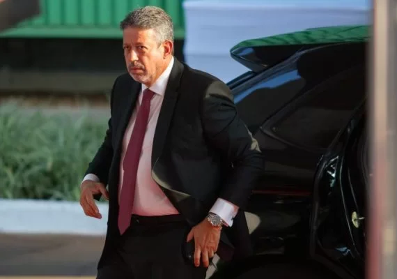 PT e Lira discutem atalho para acelerar votação da PEC da transição
