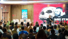 Alagoano referência em vendas reúne 5 mil funcionários em treinamento