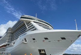 Com mais de 7 mil pessoas a bordo, MSC Seashore atraca em Maceió nesta terça-feira (10)