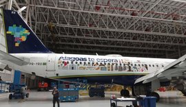 Avião da Azul promove AL com estampa da campanha turística 'Alagoas te Espera'