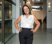 Escritora Márcia de Assis leva projeto de incentivo à leitura para escolas e instituições