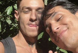Irmão de MC Cabelinho exibe aliança do namoro com o tio de Tata Werneck