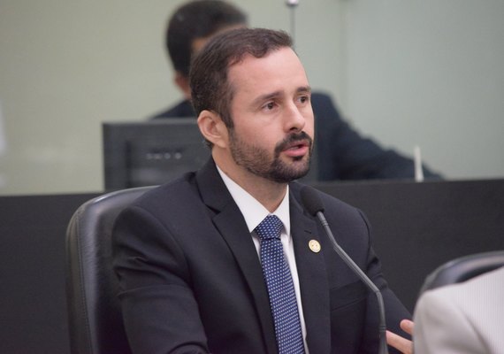 “As artimanhas caíram por terra”, diz deputado sobre volta de Paulo ao governo