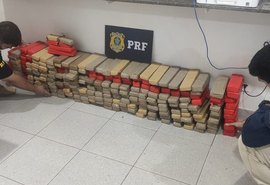 Polícia apreende mais de 200 kg de maconha dentro de veículo durante fiscalização