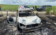 Carro do idoso foi carbonizado