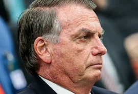 Após cirurgia, Bolsonaro tem quadro clínico estável, diz boletim