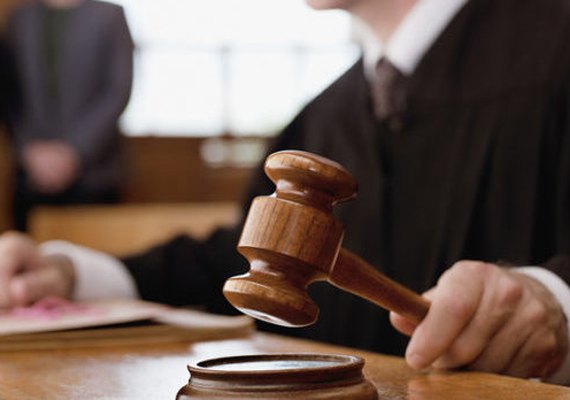 Homem acusado de executar advogado por engano é condenado a 24 anos de prisão