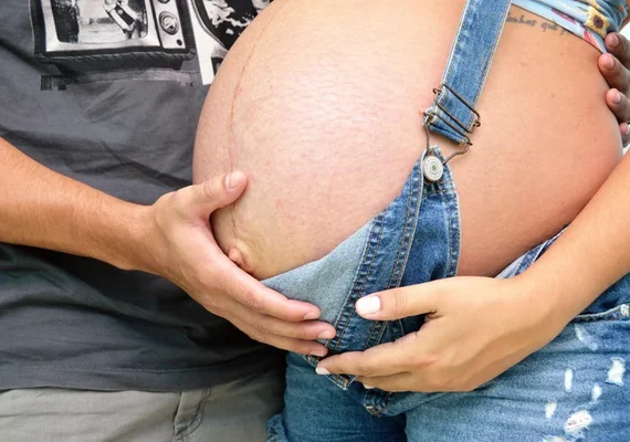 Brasileiras estão tendo menos filhos e adiam maternidade, diz Censo