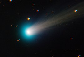 Cometa desenvolve segunda cauda durante passagem próxima ao Sol