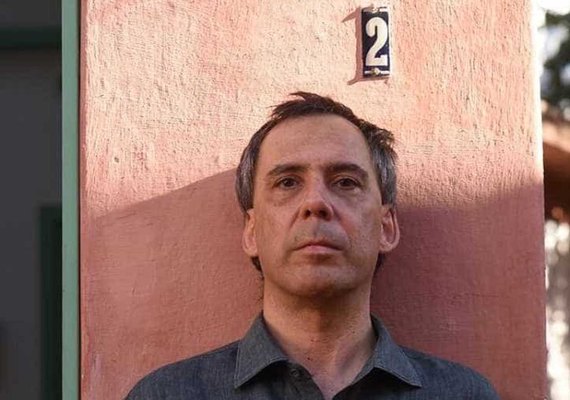 Arnaldo Antunes faz manifesto poético contra Bolsonaro