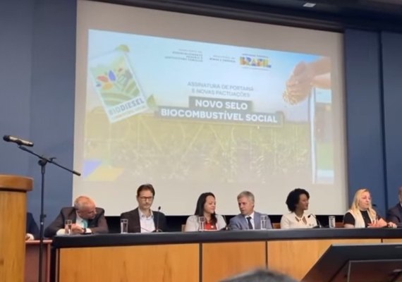 CPLA participa da solenidade de assinatura de nova portaria do Selo Biocombustível Social