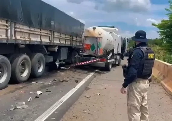 Romeiros de Alagoas sofrem acidente em engavetamento com ônibus e carretas no Ceará
