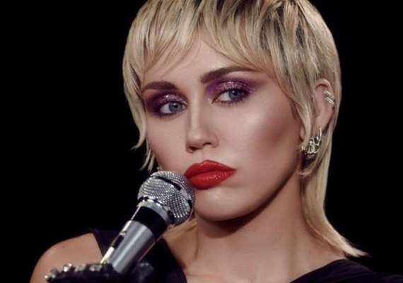 Plastic Hearts: Miley Cyrus lança seu sétimo álbum de estúdio