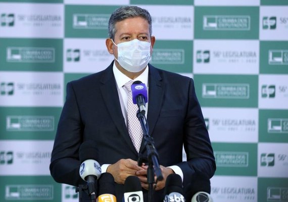 Nas redes sociais, Arthur Lira diz que Brasil precisa de 'mais trabalho e menos confusão'