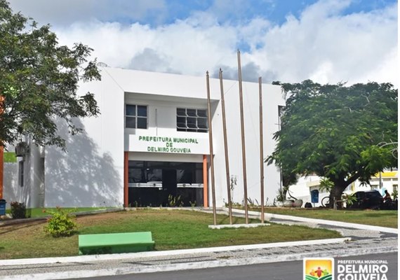 O estranho caso do motorista de Padre Eraldo, que ganha igual ao prefeito e mais que o vice