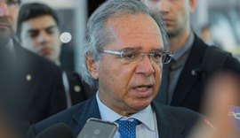 Governo estuda liberar saques em contas ativas do FGTS, diz Guedes