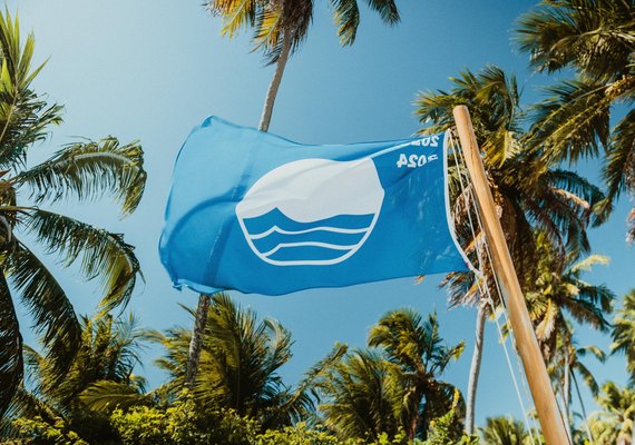 Praia do Patacho tem selo Bandeira Azul renovado