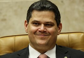 'Fala, meu amor' e 'Sou seu irmão': mensagens revelam proximidade entre Alcolumbre e Vorcaro